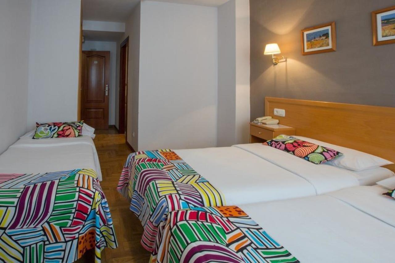 Hotel Costa Verde 기욘 외부 사진
